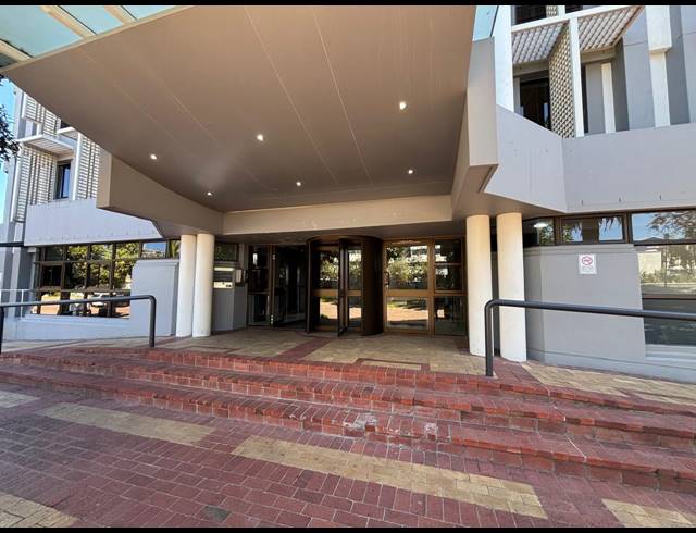 170M² OFFICE TO LET IN TYGER VALLEY